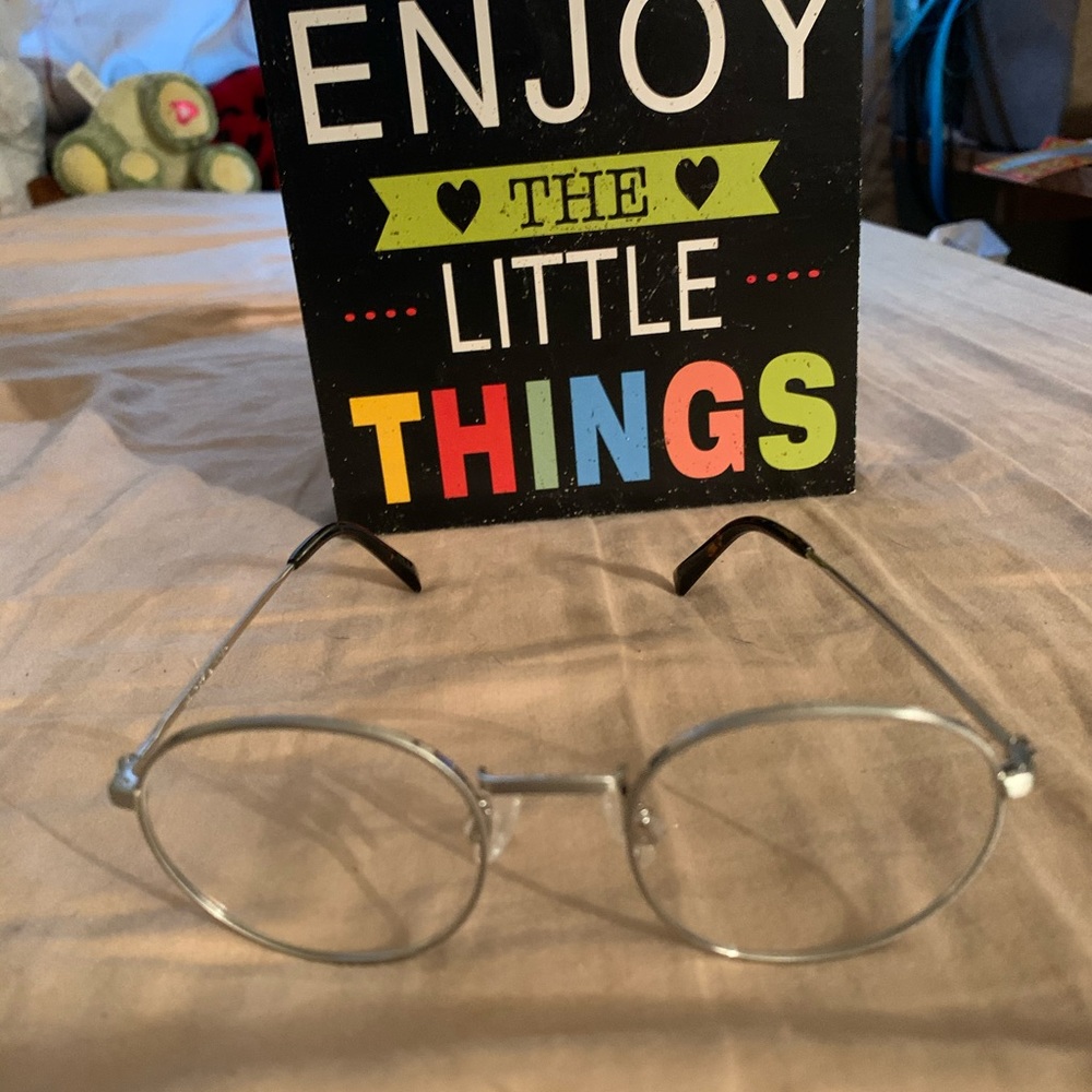 Eye glasses